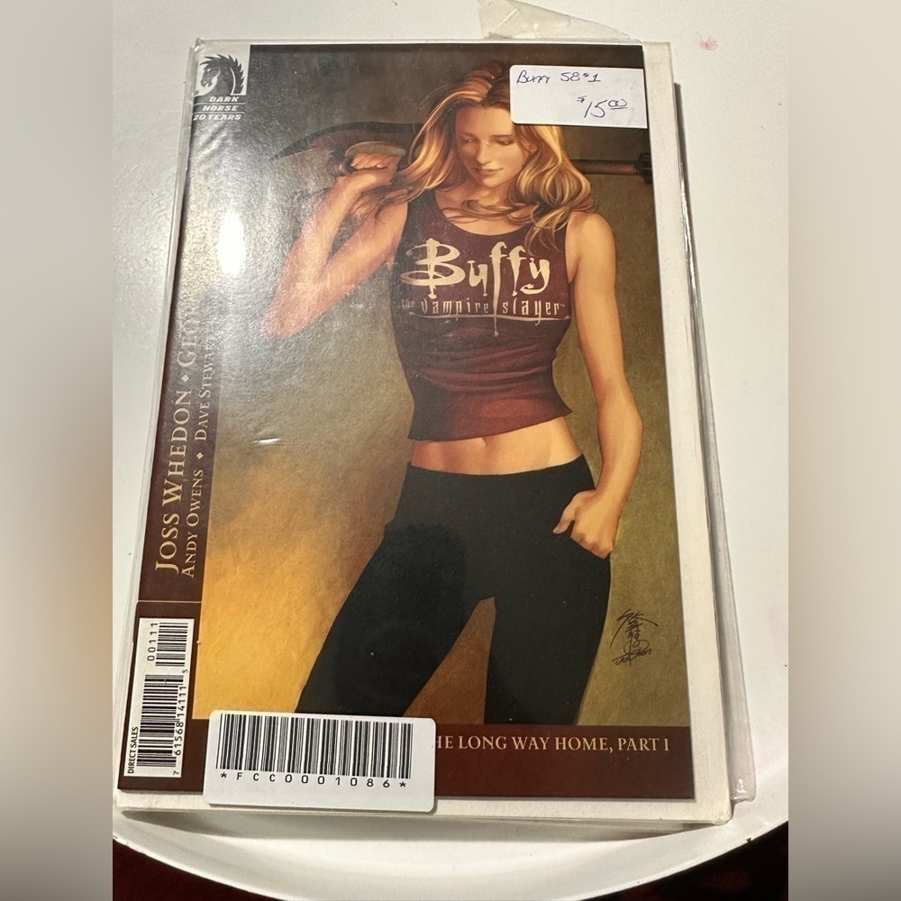 Buffy the vampire comic book collection - Picture 5 of 5
